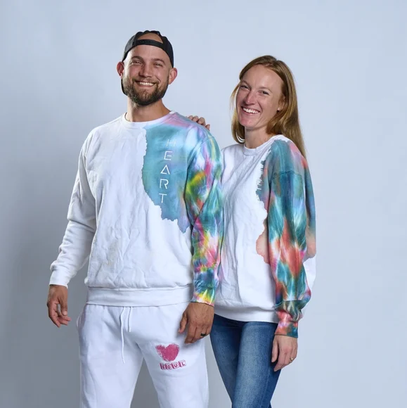 Heart/Soul Apparel Cold 🥶 Shoulder Sweatshirt - Picture 3 of 16